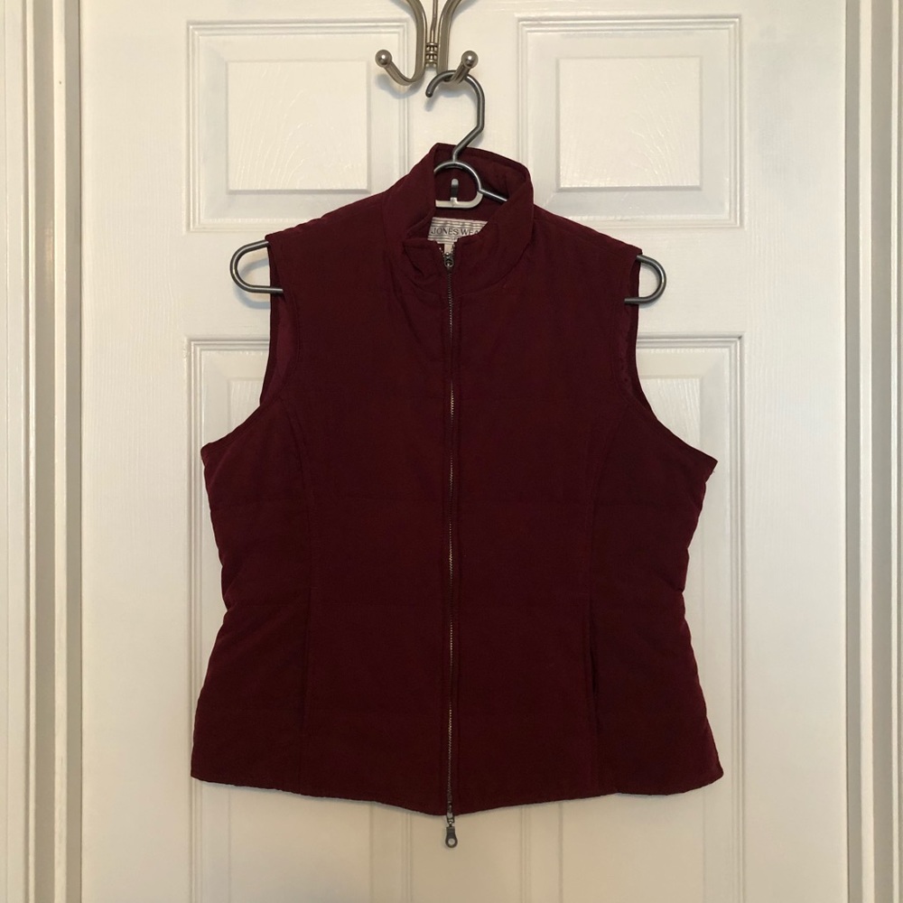 Jones wear Maroon best